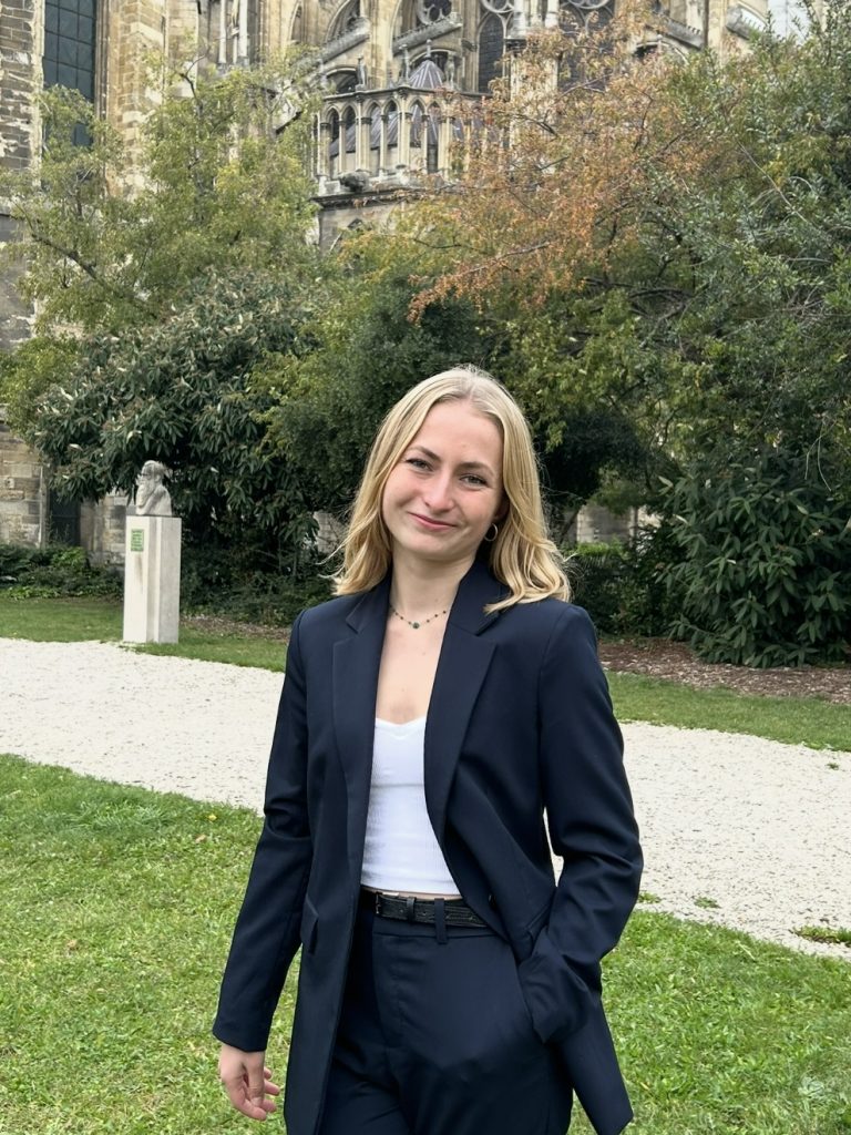 Lisa, French tutor & native speaker